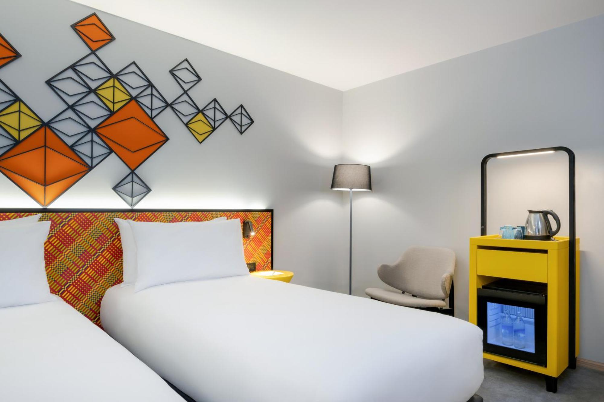 Superior Twin Room Atrium View